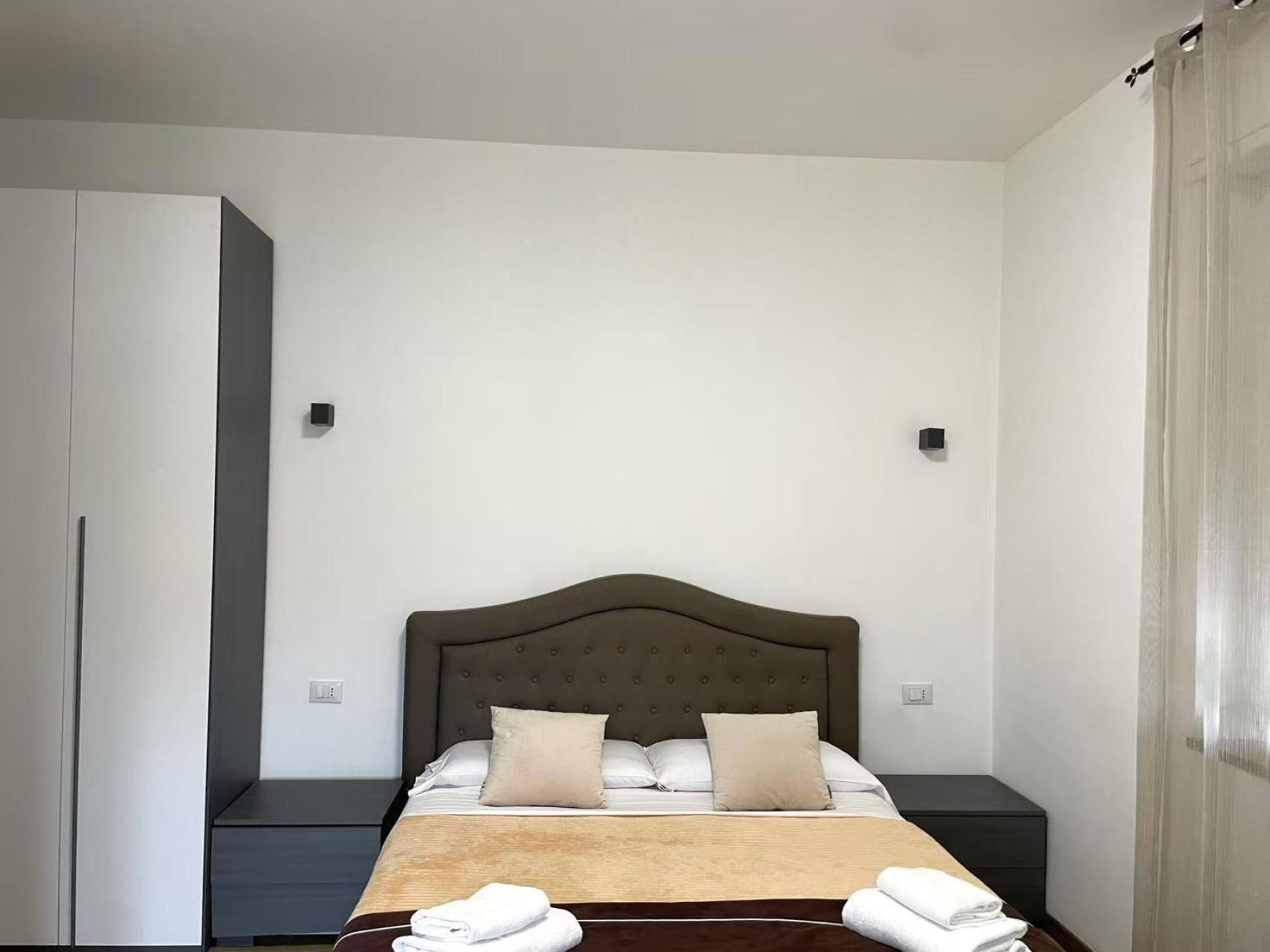 Fiera Rooms เวโรนา ภายนอก รูปภาพ