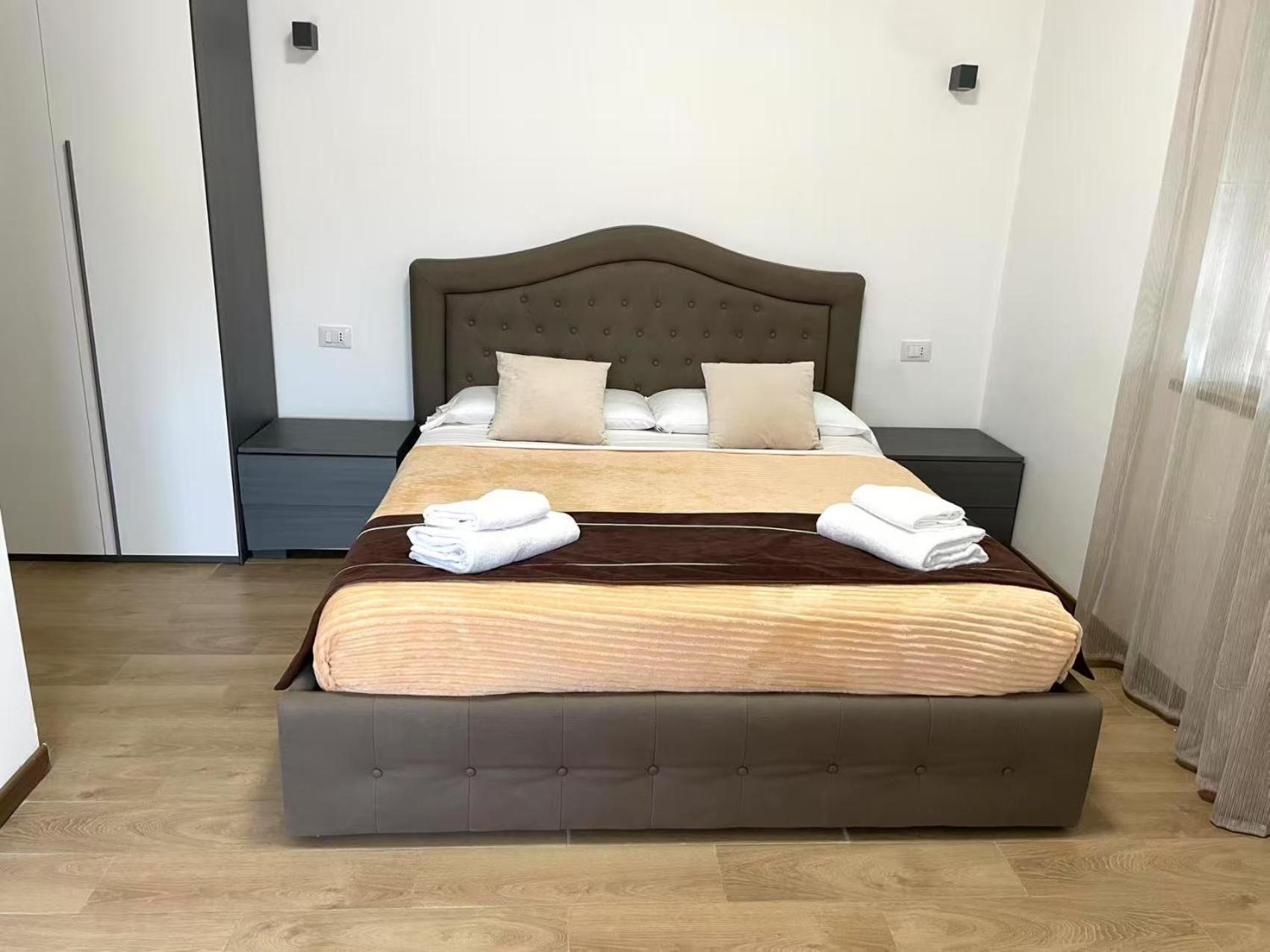 Fiera Rooms เวโรนา ภายนอก รูปภาพ